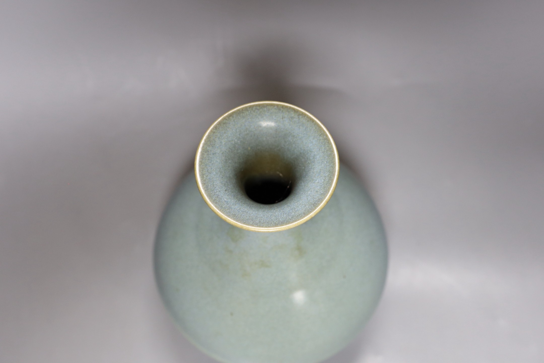 A Chinese Jun-type vase, 21cm